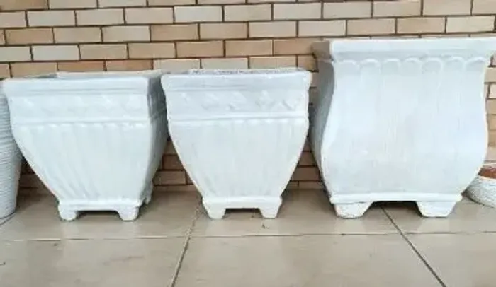 Vasos grandes de cimento para jardim