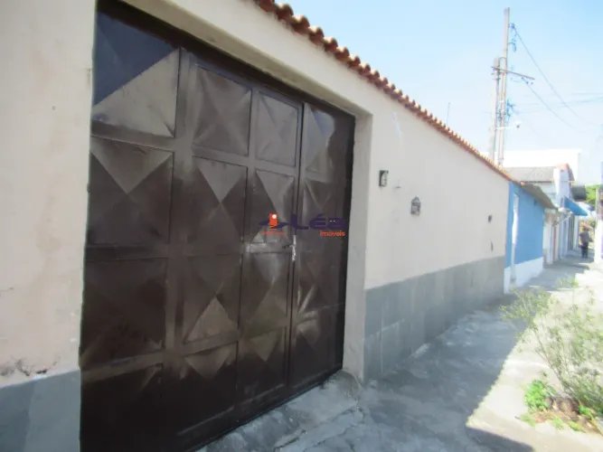 Casa à venda em Suzano-SP, Vila Amorim: 2 quartos, 1 sala, 1 banheiro, 5 vagas de garagem,