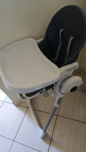 Cadeira de alimentação em um bom estado!