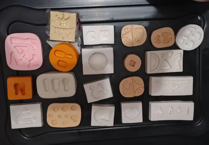 35 moldes de silicone diversos