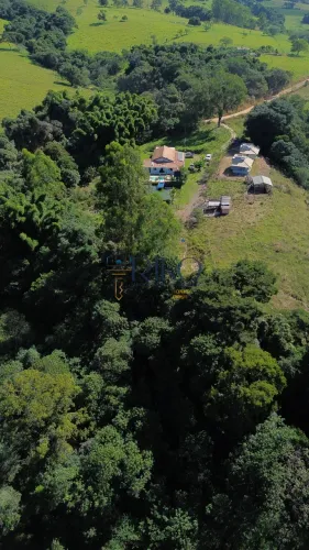 Sítio à Venda Mobiliado Com 2 Hectares Casa 4 Quartos + 2 Chalés - Capitólio/MG