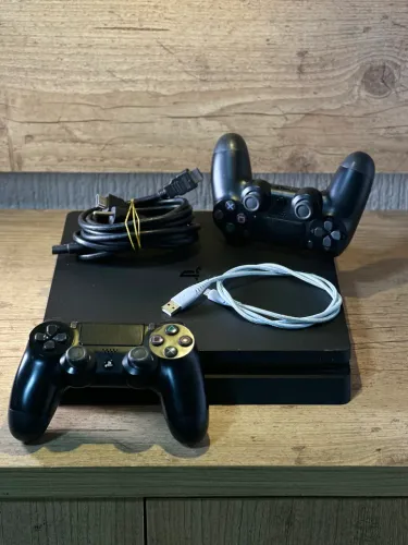 Único! PS4 Slim de 500gb - Zero C/ 2 controles SEM DEFEITOS - Caixa e manuais (Entrego)