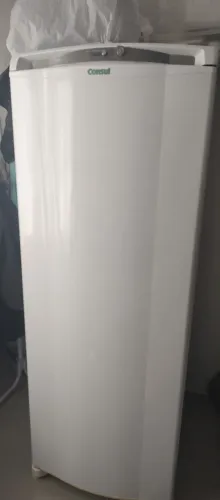Vendo freezer vertical Consul modelo cvu 30, 296 litros