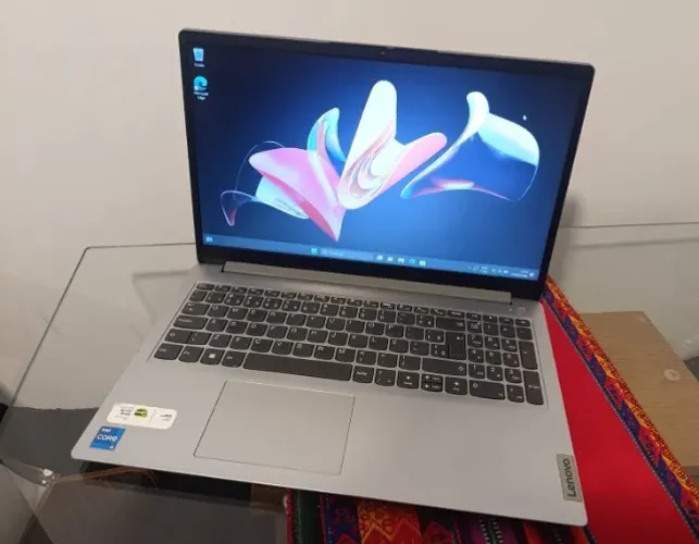Notebook Lenovo i5 12ª Ger. 12 cores 8 gb ddr4 ssd m2 rápido 500 tela 15 Fhd novíssimo top