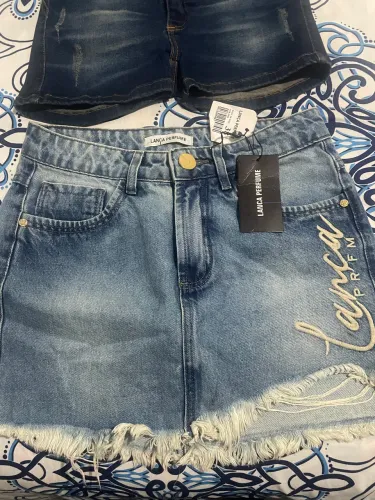 Vendo short e uma saia