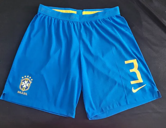 Calção original de jogo azul, da Seleção Brasileira número 3