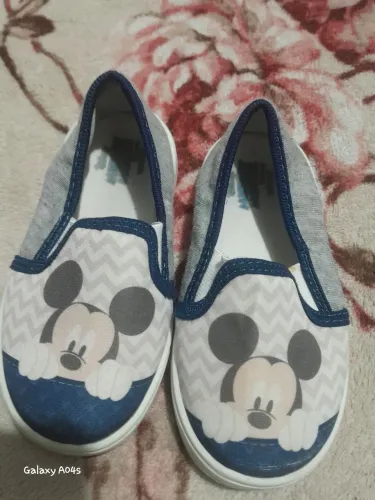 Sapatos infantis seminovos 