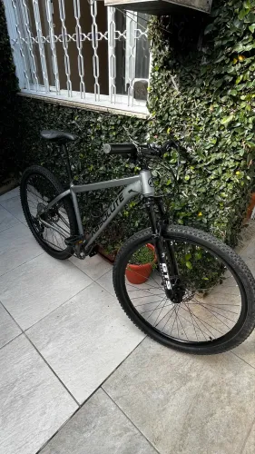 Bicicleta absolute aro 29 quadro 17 (M) seminova