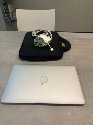Macbook Air 11`` 2015 com sistema atualizado 2025