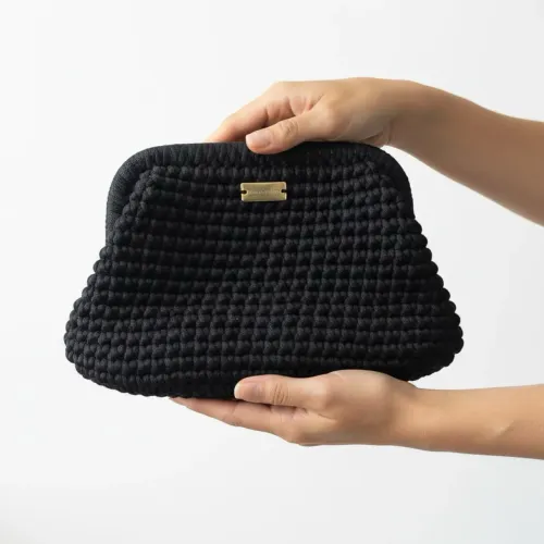 Bolsa crochê fecho boca de lobo