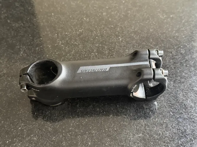 Mesa de Alumínio 100mm 7° - Specialized