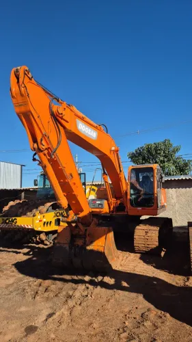 Vendo Escavadeira doosan Dx 225 ano 2010
