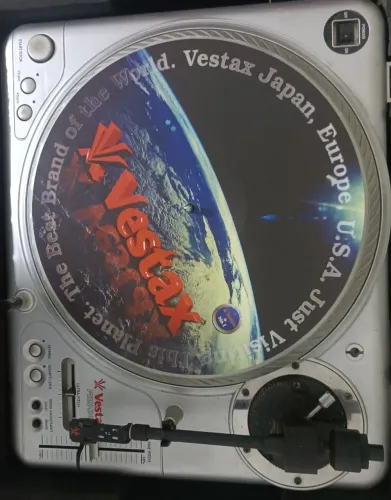Vendo Toca Discos Vestax PDX 2000 Direct Drive Turnutable system com case