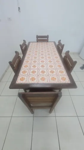 Mesa Jantar Madeira Maciça com Ajulejos 1,80 x 090 e 6 cadeiras madeira maciça