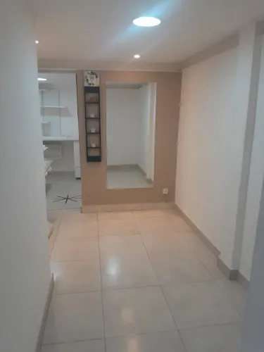 Alugo sala para estética com alguns móveis