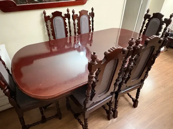 Vendo mesa de jantar cerejeira 