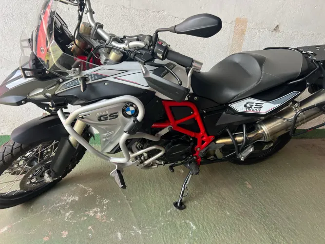 BMW 800