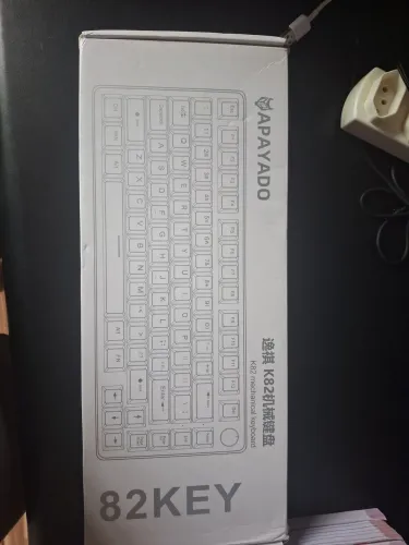 TECLADO MECANICO SEMI NOVO EM BOAS CONDIÇÕES (a cabo)