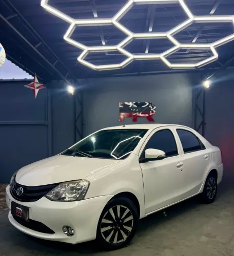 Toyota Etios Platinum Sed. 1.5 Flex 16V 4P Mec. 2016