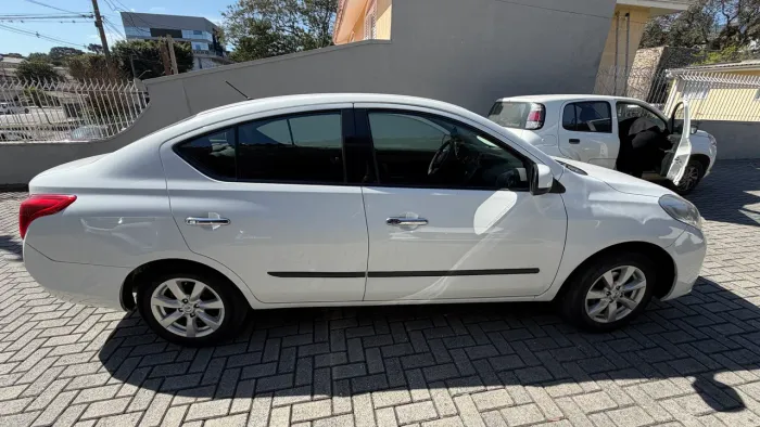 Nissan Versa SL 1.6 16V Flex Fuel 4P Mec. 2014