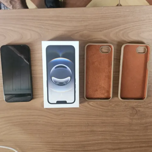 iPhone 16e - 256gb seminovo em perfeito estado