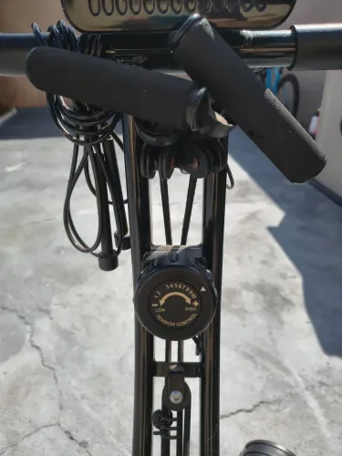 Bicicleta ergométrica Cadence Odin Fit