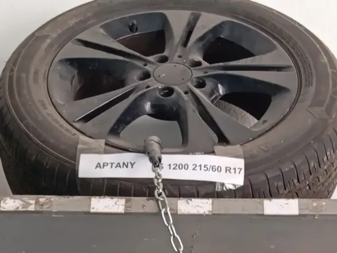 Rodas Mercedes GLA Aro 17 + 4 Pneus 215/60 R17