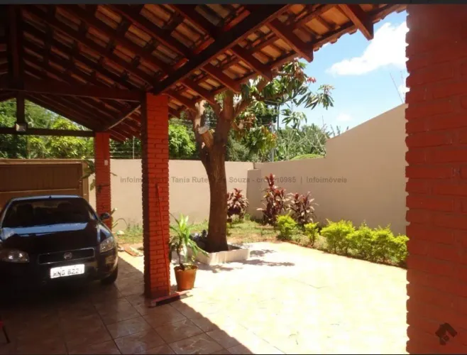 Casa à poucos metros do Comando Militar do Oeste