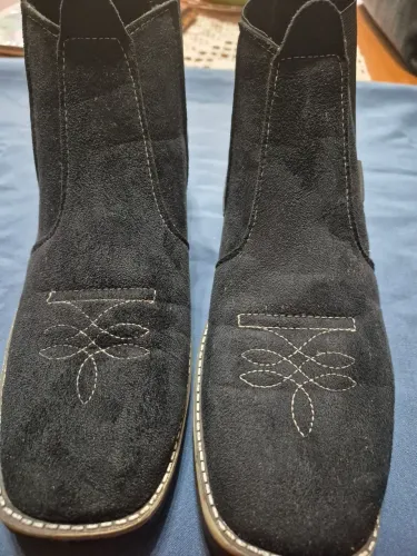 Bota no um,preta,seminova,41/42