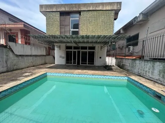 Sobrado para moradia ou comércio com 4 dormitórios para alugar no boqueirão