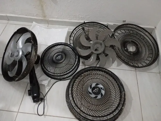 Vendo um ventilador e helices conforme na foto, pra que ajeita e conserta