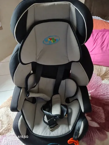 Cadeira  de carro  de criança 