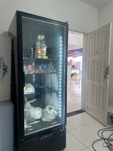 Freezer Vertical 531 Litros Expositor Metalfrio All Black Dupla Ação 220V VF55AH