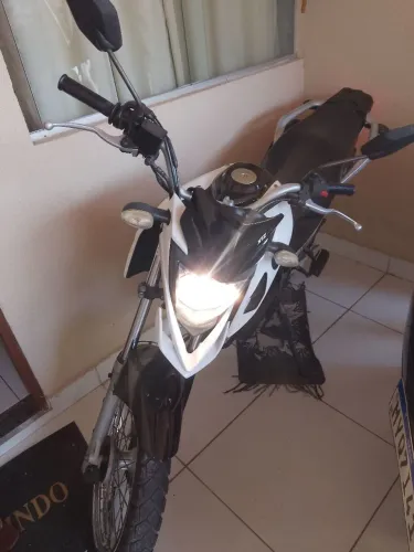Vendo essa moto