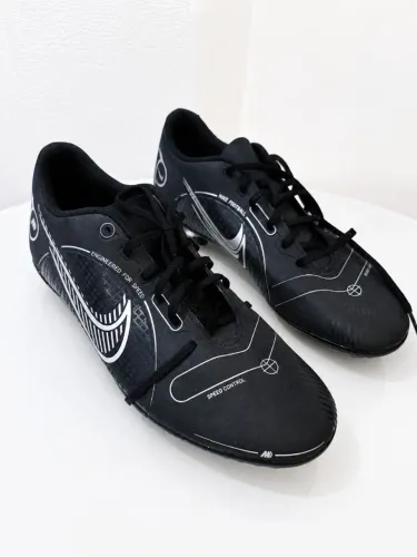 Chuteira Nike semi nova, usada apenas 1 vez!