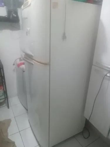 Vendo geladeira frofree 