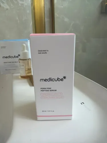 Medicube PDRN Pink Peptide Serum