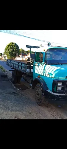 Caminhão mercedes