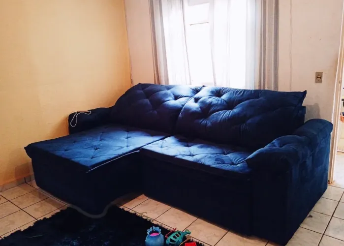 Sofá Retrátil e Reclinável 3 Metros em Suede - Muito Conservado