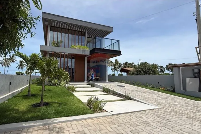 Casa projetada com vista mar em condomínio fechado na Praia de Japaratinga - AL