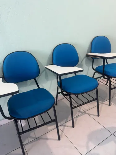 Vendo cadeiras escolares