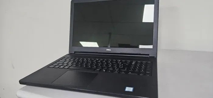 Notebook Dell Inspirion 5566 i7 Sétima 8gb Ssd 256gb - Oportunidade