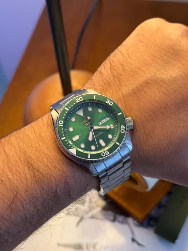 Relógio seiko5 sports verde