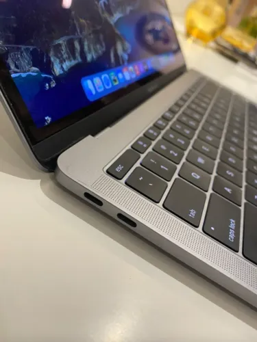 Macbook 2017 8gigas de ram e 256ssd