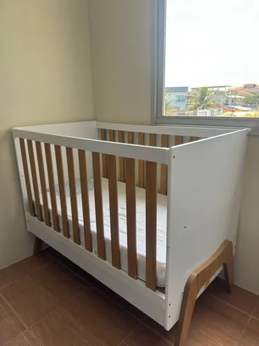 BERÇO PEROBA RETRO 5 em 1 + CÔMODA