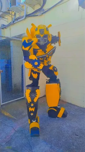 Robô Bumblebee para festas e eventos