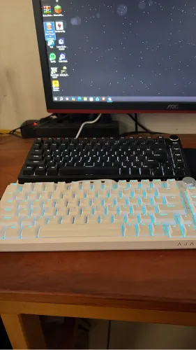 Teclado mecânico ajazz ak820 - novo/usado
