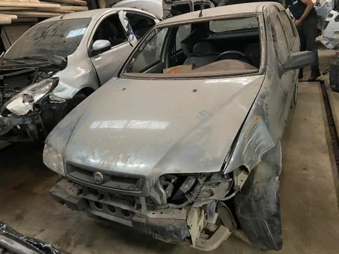 Sucata Fiat/ Palio Fire Flex 1.0 2005/2006 para venda de peças