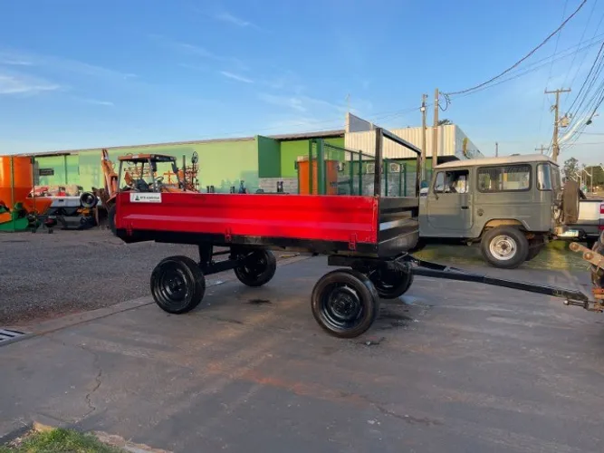Carreta metálica 4 rodas, cap. 4 ton. Nova