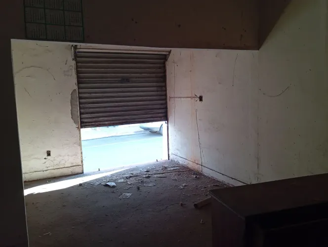 Lote Com Construção..Na área Central e Comercial de Montes Claros!!!!